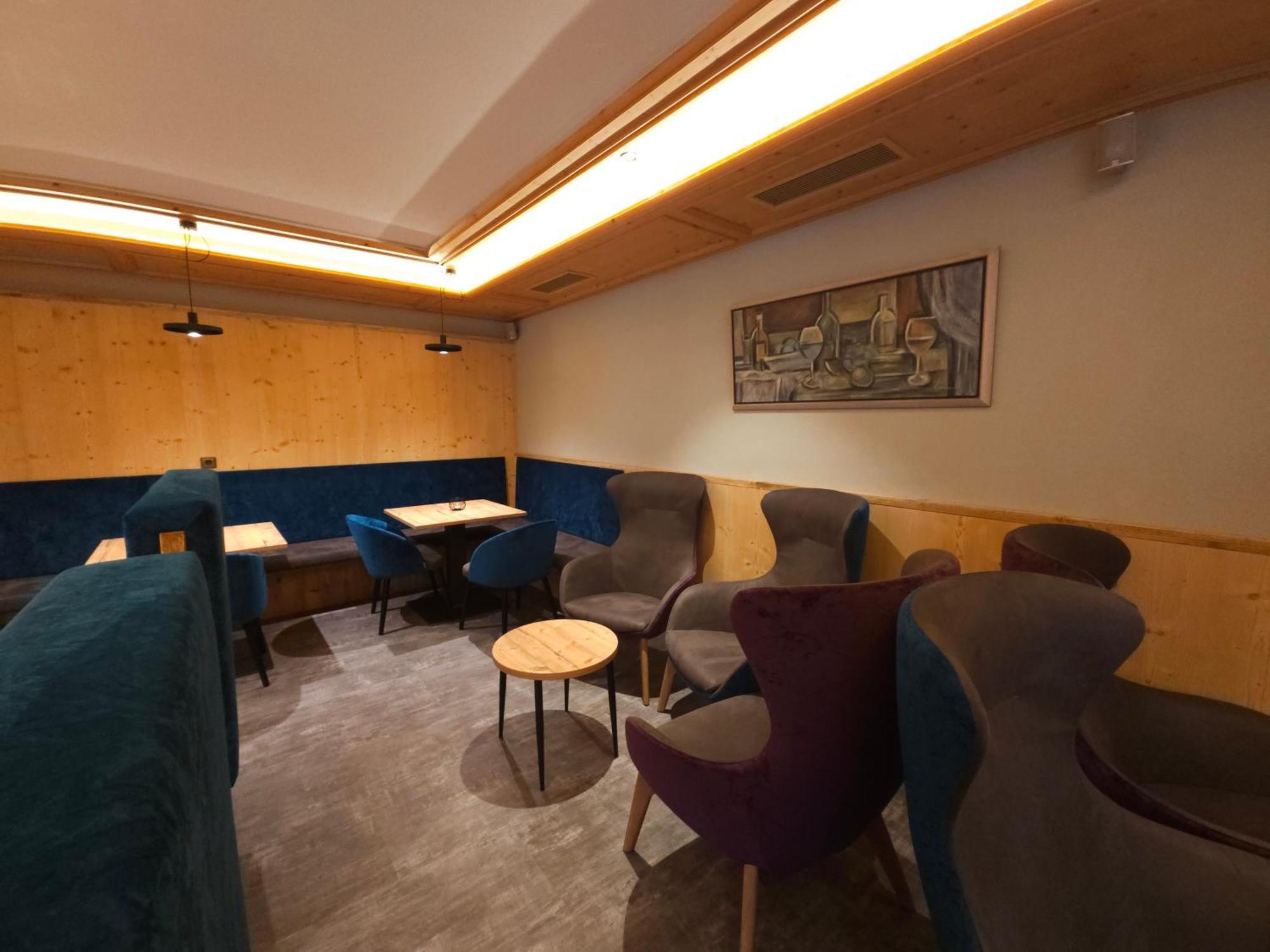 Hotel Tonnerhof ราชีเนส ภายนอก รูปภาพ