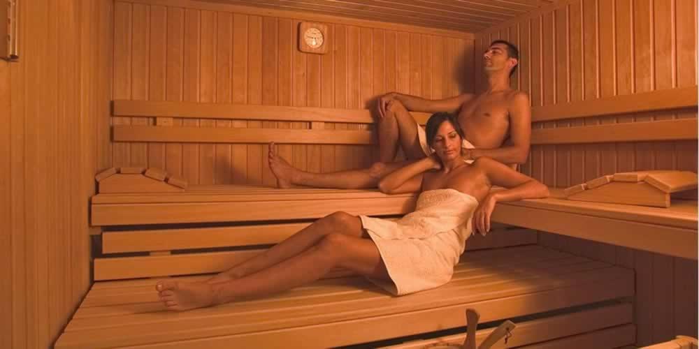 Hotel Tonnerhof ราชีเนส ภายนอก รูปภาพ